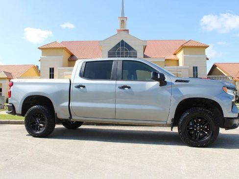 Used 2023 Chevrolet Silverado 1500 LT Trail Boss w/ Convenience Package II AWD/4WD image 3