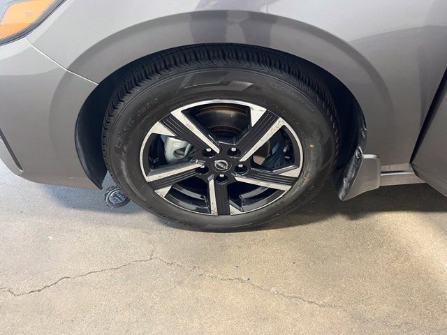 Used 2024 Nissan Sentra SV FWD image 31