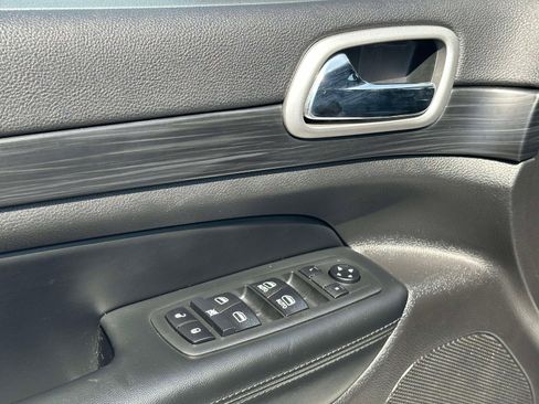 Used 2020 Jeep Grand Cherokee Altitude image 18