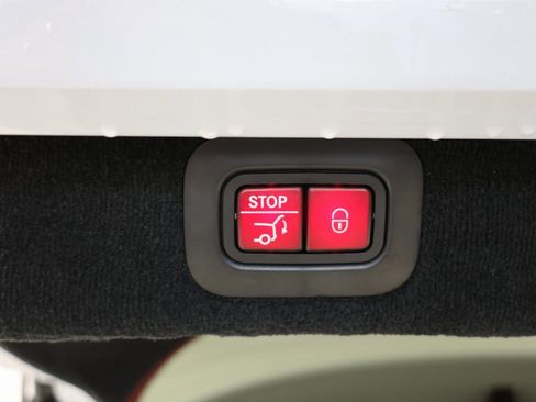 Used 2021 Aston Martin DBX image 42