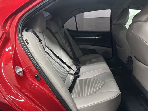 Used 2021 Toyota Camry SE w/ Cold Weather Package image 32