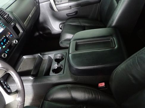 Used 2008 Chevrolet Silverado 3500 LT AWD/4WD image 27