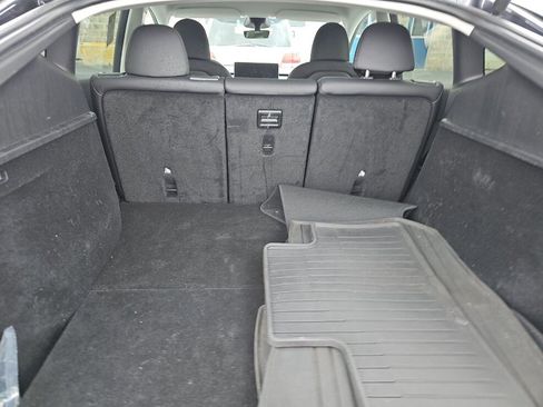 Used 2024 Tesla Model Y Long Range RWD image 15