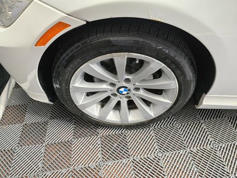 Used 2011 BMW 328i xDrive Sedan image 32