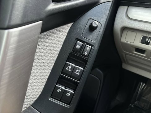 Used 2018 Subaru Forester Premium AWD/4WD image 24