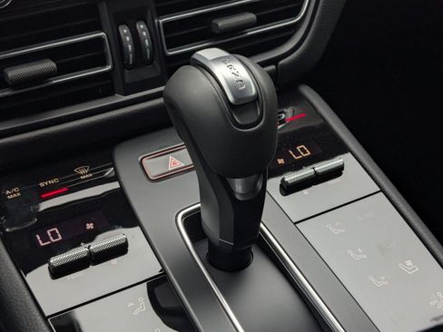 New 2026 Porsche Macan AWD/4WD image 20