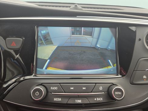 Used 2020 Buick Envision Essence AWD/4WD image 19