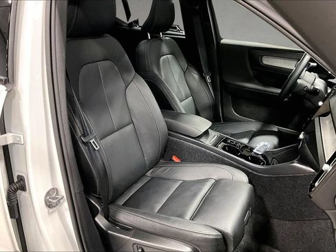Certified 2026 Volvo XC40 B5 Plus w/ Protection Package Premier AWD/4WD image 28