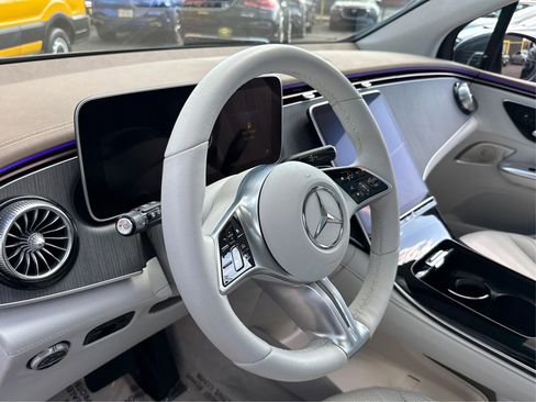 Used 2023 Mercedes-Benz EQE 500 4MATIC SUV image 16