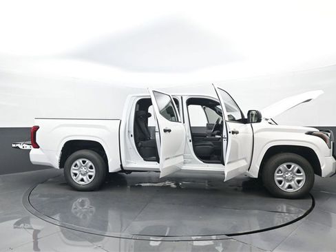 New 2026 Toyota Tundra SR image 30