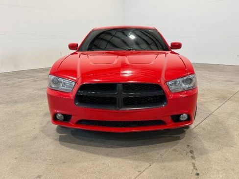 Used 2014 Dodge Charger R/T w/ Blacktop Package RWD image 3