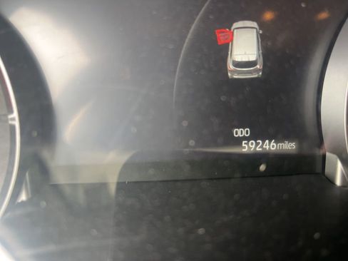 Used 2023 Toyota Highlander LE image 5