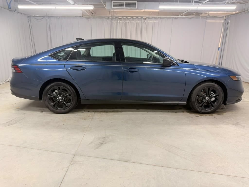 Certified 2025 Honda Accord SE image 17