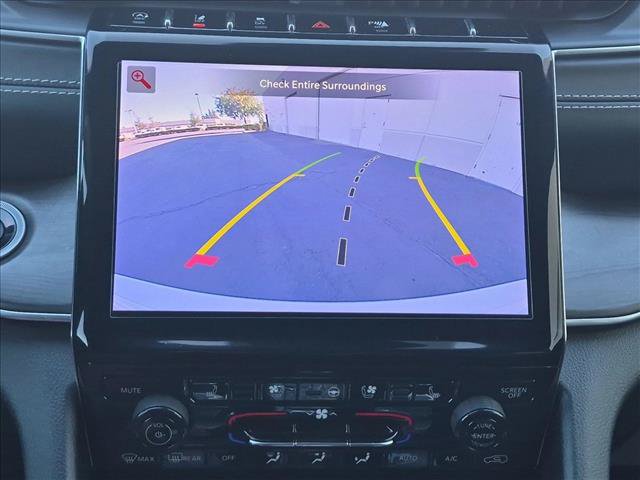 Used 2023 Jeep Grand Cherokee Overland AWD/4WD image 14