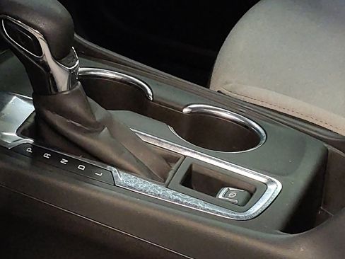 Used 2024 Chevrolet Equinox LS w/ LS Convenience Package image 26