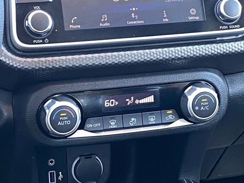 Certified 2020 Nissan Kicks SV FWD image 20