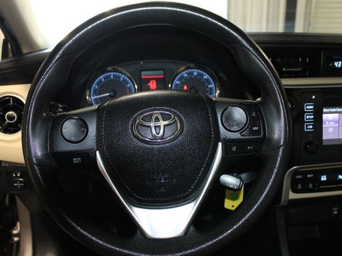 Used 2019 Toyota Corolla LE FWD image 10