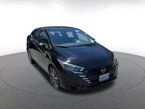 Used 2025 Nissan Versa SV FWD image 16