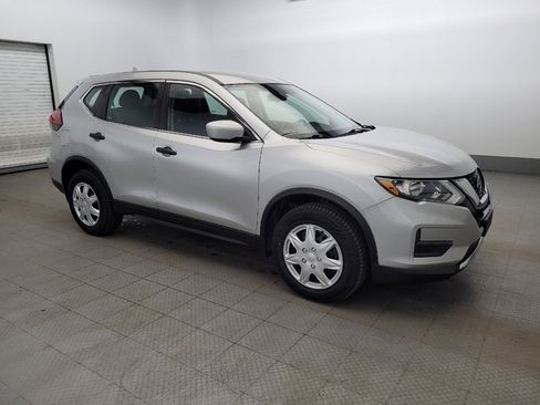 Used 2019 Nissan Rogue S image 11