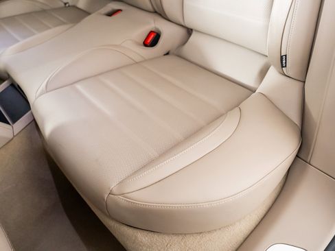 Used 2024 Porsche Panamera 4 w/ Premium Package image 40