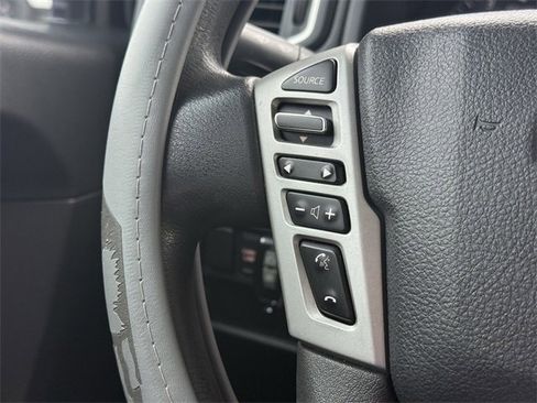 Used 2017 Nissan Titan S image 24