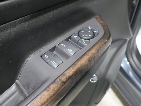 Used 2020 GMC Acadia Denali w/ Technology Package AWD/4WD image 14