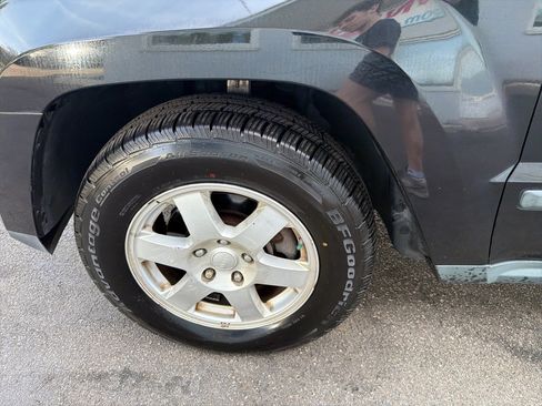 Used 2009 Jeep Grand Cherokee Laredo image 14