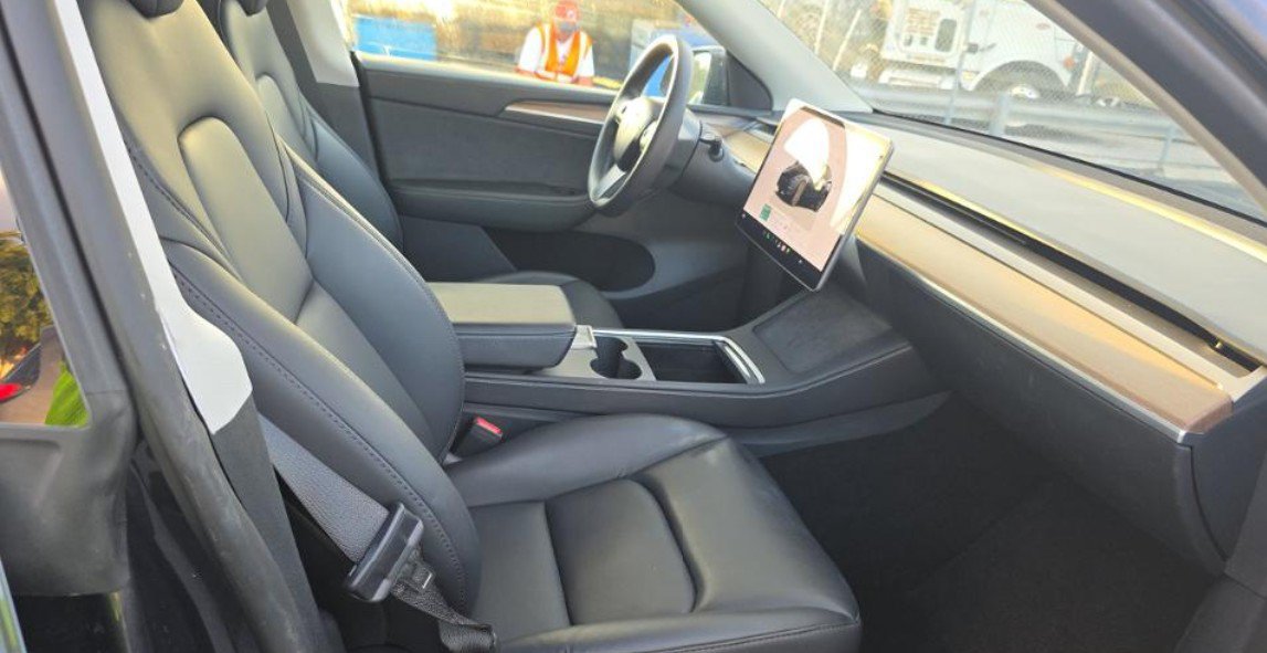 Used 2024 Tesla Model Y Long Range RWD image 5