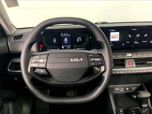 Used 2025 Kia K4 FWD image 5