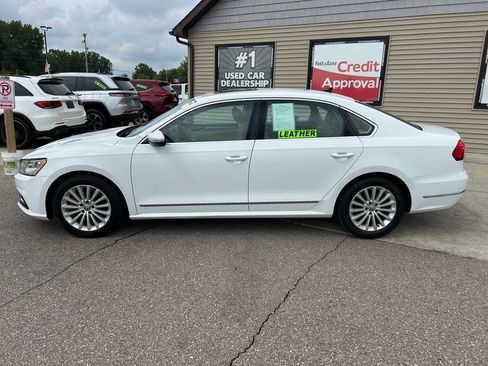 Used 2016 Volkswagen Passat 1.8T SE FWD image 8