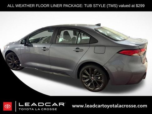 Used 2025 Toyota Corolla SE FWD image 2