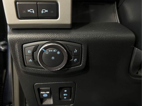 Used 2019 Ford F150 Lariat w/ Equipment Group 502A Luxury AWD/4WD image 29