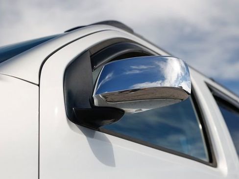 Used 2012 Nissan Frontier SL image 38