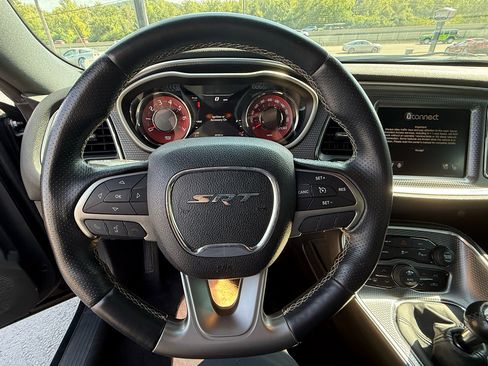 Used 2015 Dodge Challenger SRT Hellcat image 16