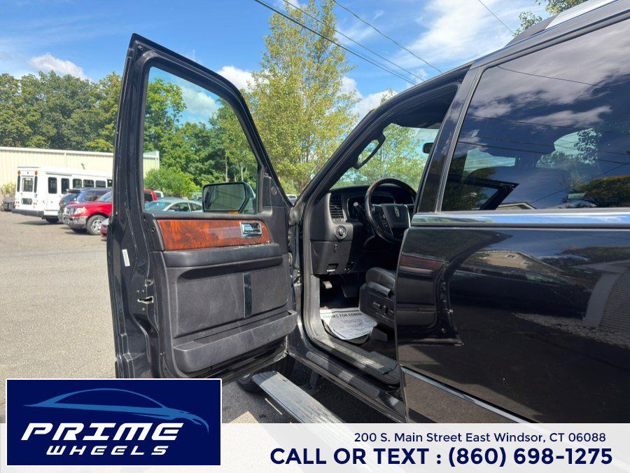 Used 2015 Lincoln Navigator 2WD image 9