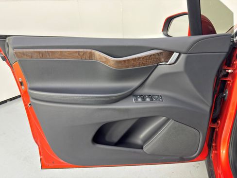 Used 2020 Tesla Model X Long Range image 41