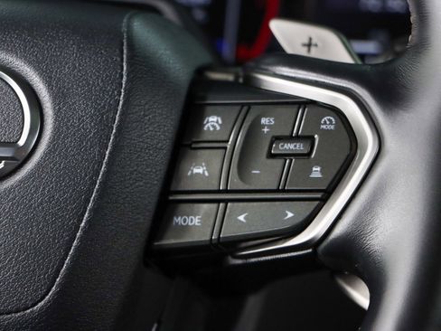 Used 2025 Lexus LX 600 4WD w/ Luxury Package image 15