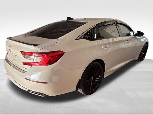 Used 2022 Honda Accord Sport image 3