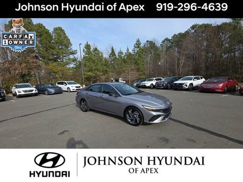 Certified 2025 Hyundai Elantra Sport image 13