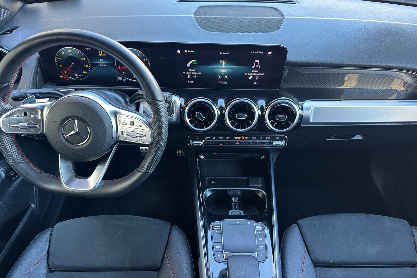Used 2023 Mercedes-Benz GLB 250 image 13