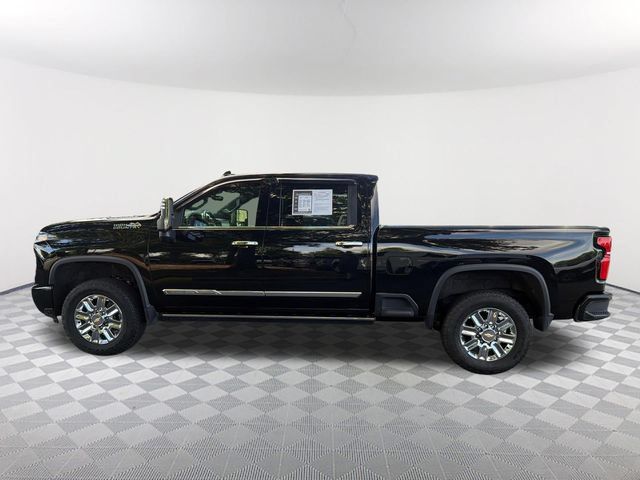 Used 2024 Chevrolet Silverado 2500 High Country w/ High Country Premium Package AWD/4WD image 8
