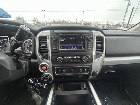 Used 2019 Nissan Titan PRO-4X w/ Pro-4x Convenience Package image 12