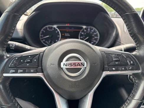 Used 2022 Nissan Sentra SV FWD image 14