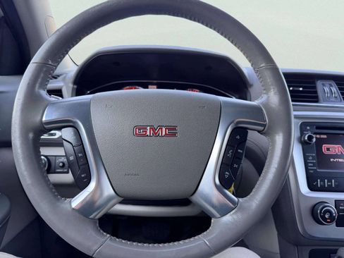 Used 2015 GMC Acadia SLE FWD image 37