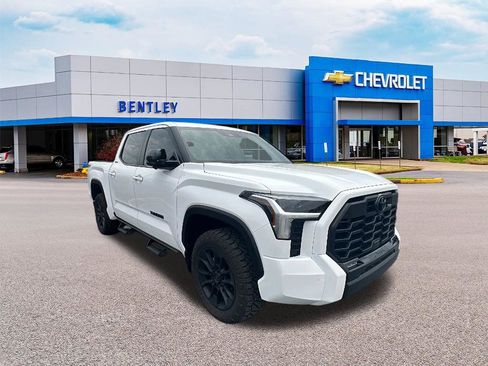 Used 2025 Toyota Tundra Limited w/ TRD Off-Road Package image 8