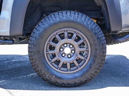 Used 2022 Chevrolet Colorado ZR2 w/ Colorado ZR2 Bison Edition AWD/4WD image 12