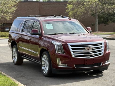 Used 2017 Cadillac Escalade ESV Platinum AWD/4WD image 3