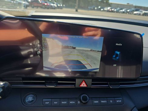 New 2025 Hyundai Elantra SEL image 12