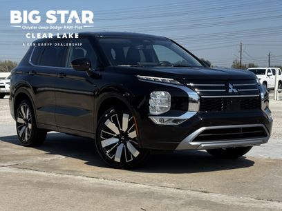 Used 2025 Mitsubishi Outlander SE