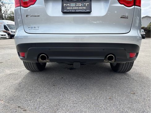 Used 2018 Jaguar F-PACE Premium image 17